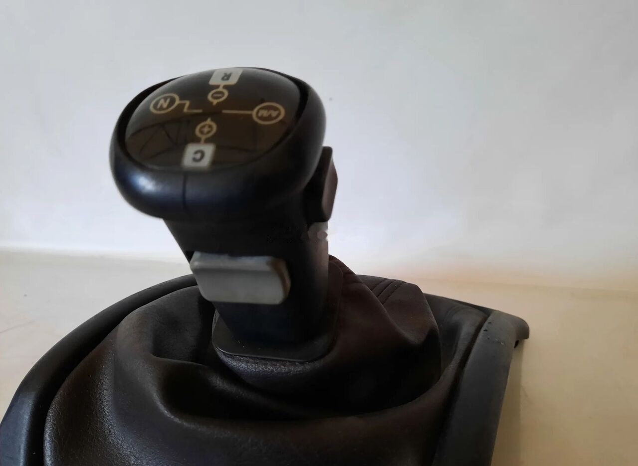 Renault Joystick lewarek zmiany biegów RENAULT MAGNUM DXI 12 Renault truck - Boîte de vitesse pour Camion: photos 3 Renault Joystick lewarek zmiany biegów RENAULT MAGNUM DXI 12 Renault truck - Boîte de vitesse pour Camion: photos 3