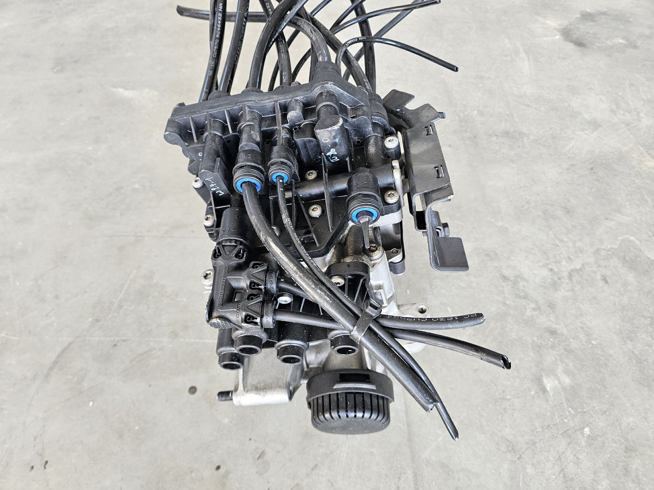 SCANIA APS AIR DRYIER VALVE / 2608040 / WORLDWIDE DELIVERY - Valve de frein: photos 5 SCANIA APS AIR DRYIER VALVE / 2608040 / WORLDWIDE DELIVERY - Valve de frein: photos 5