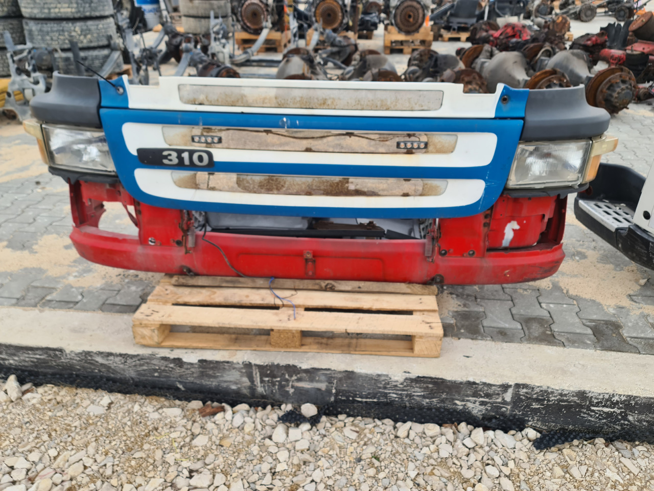 SCANIA P / BUMPER STEPS LAMPS SET / WORLDWIDE DELIVERY - Pare-chocs: photos 1 SCANIA P / BUMPER STEPS LAMPS SET / WORLDWIDE DELIVERY - Pare-chocs: photos 1