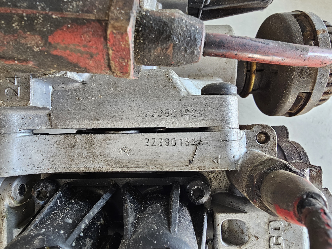 SCANIA R, P, G / APS AIR DRYIER / 223901824 - Valve de frein: photos 4 SCANIA R, P, G / APS AIR DRYIER / 223901824 - Valve de frein: photos 4