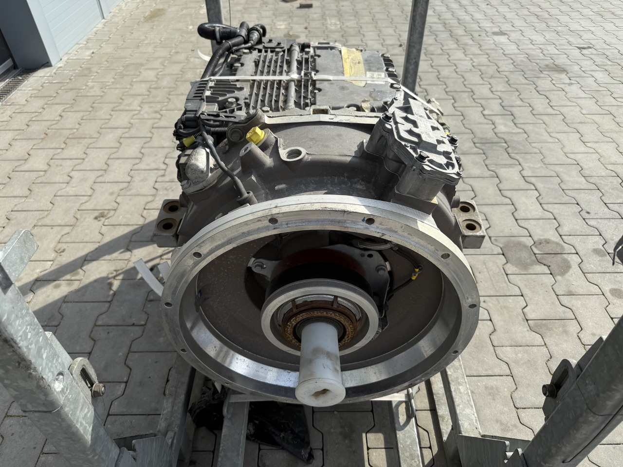 VOLVO BUS HYBRID Automatic gearbox AT2412F electric motor EMDS120 (EMD300B) / NEW - Boîte de vitesse pour Bus urbain: photos 4 VOLVO BUS HYBRID Automatic gearbox AT2412F electric motor EMDS120 (EMD300B) / NEW - Boîte de vitesse pour Bus urbain: photos 4