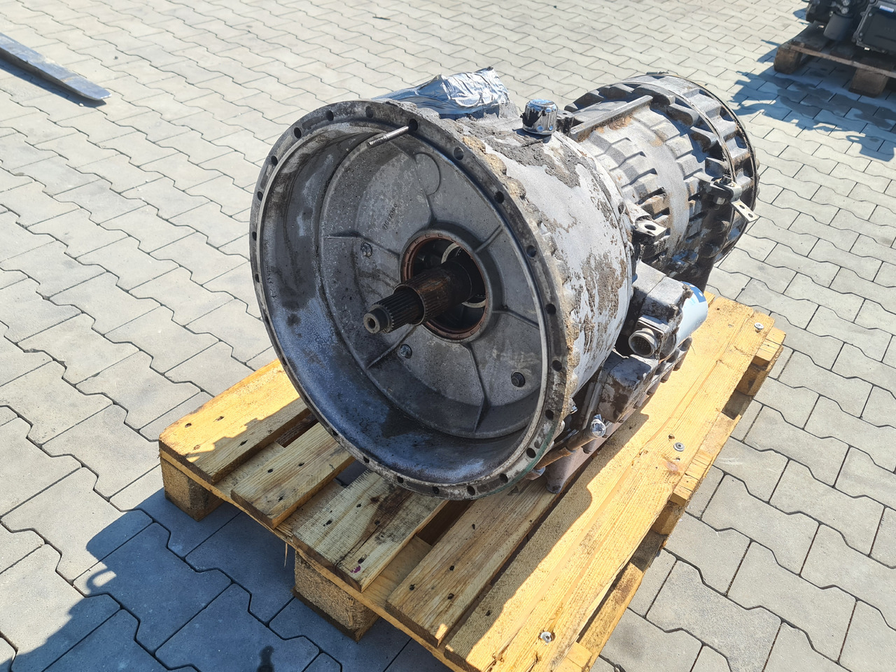 VOLVO FH FM GEARBOX / VT1906PT / POWERTRONIC / WORLDWIDE DELIVERY - Boîte de vitesse: photos 3 VOLVO FH FM GEARBOX / VT1906PT / POWERTRONIC / WORLDWIDE DELIVERY - Boîte de vitesse: photos 3
