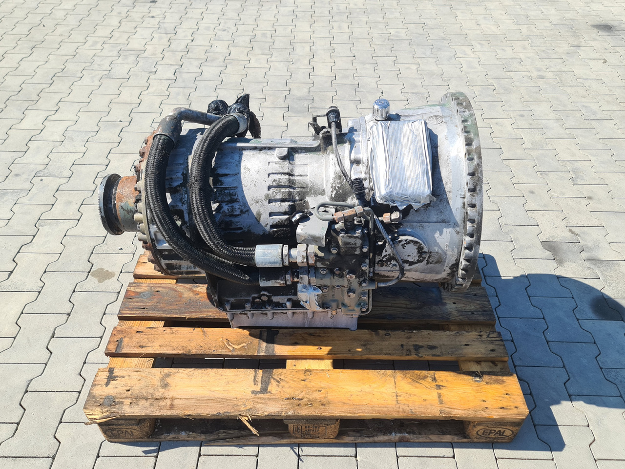 VOLVO FH FM / GEARBOX / VT1906PT / POWERTRONIC / WORLDWIDE DELIVERY - Boîte de vitesse: photos 1 VOLVO FH FM / GEARBOX / VT1906PT / POWERTRONIC / WORLDWIDE DELIVERY - Boîte de vitesse: photos 1