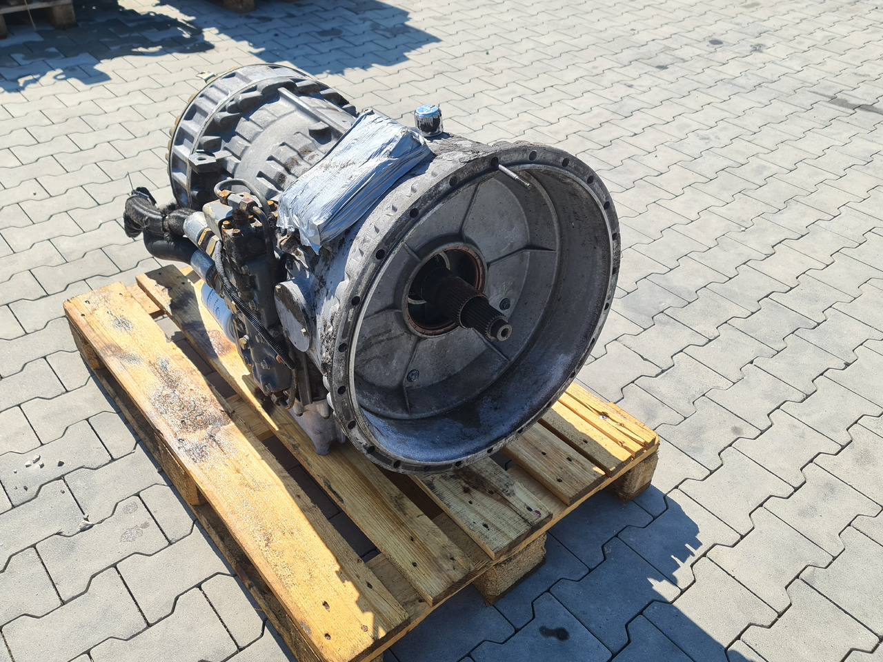 VOLVO FH FM GEARBOX / VT1906PT / POWERTRONIC / WORLDWIDE DELIVERY - Boîte de vitesse: photos 2 VOLVO FH FM GEARBOX / VT1906PT / POWERTRONIC / WORLDWIDE DELIVERY - Boîte de vitesse: photos 2