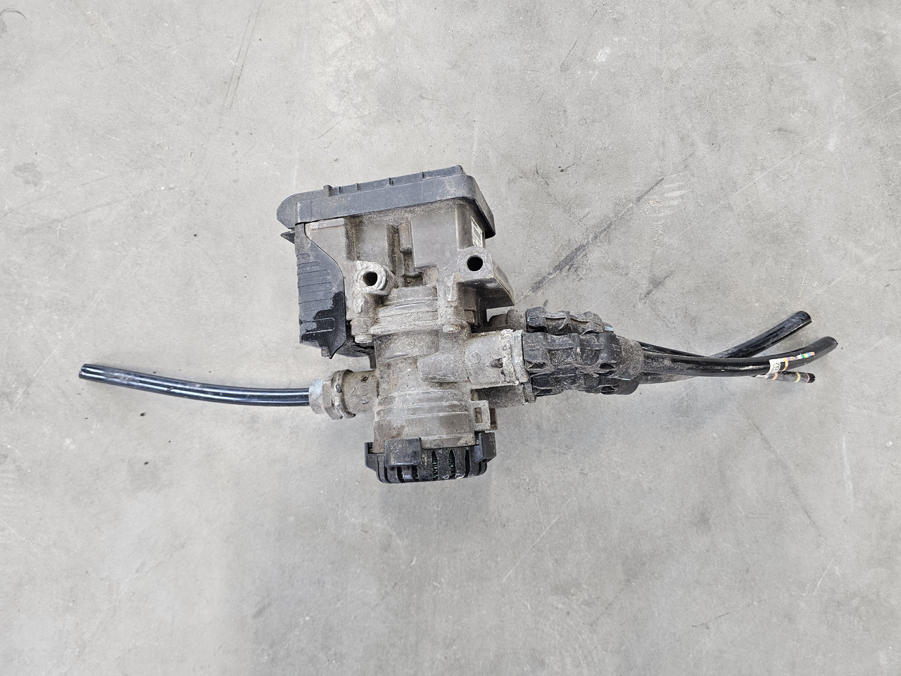 VOLVO FH4 FM4 EURO 6 / EBS VALVE FRONT / 22225550 - Valve de frein: photos 3 VOLVO FH4 FM4 EURO 6 / EBS VALVE FRONT / 22225550 - Valve de frein: photos 3
