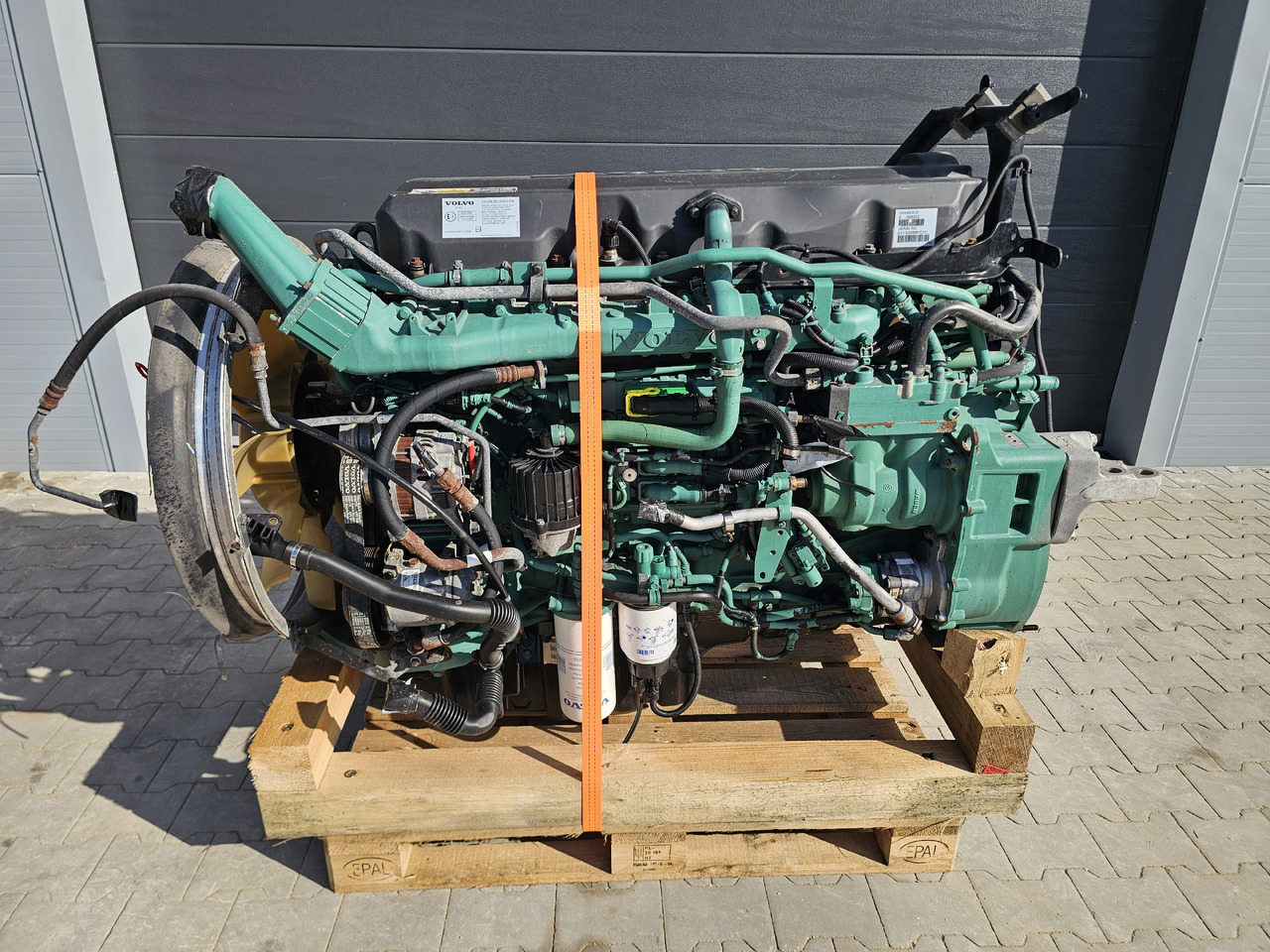 VOLVO FM / D11C 410 EEV / COMPLETE ENGINE - Moteur: photos 2 VOLVO FM / D11C 410 EEV / COMPLETE ENGINE - Moteur: photos 2