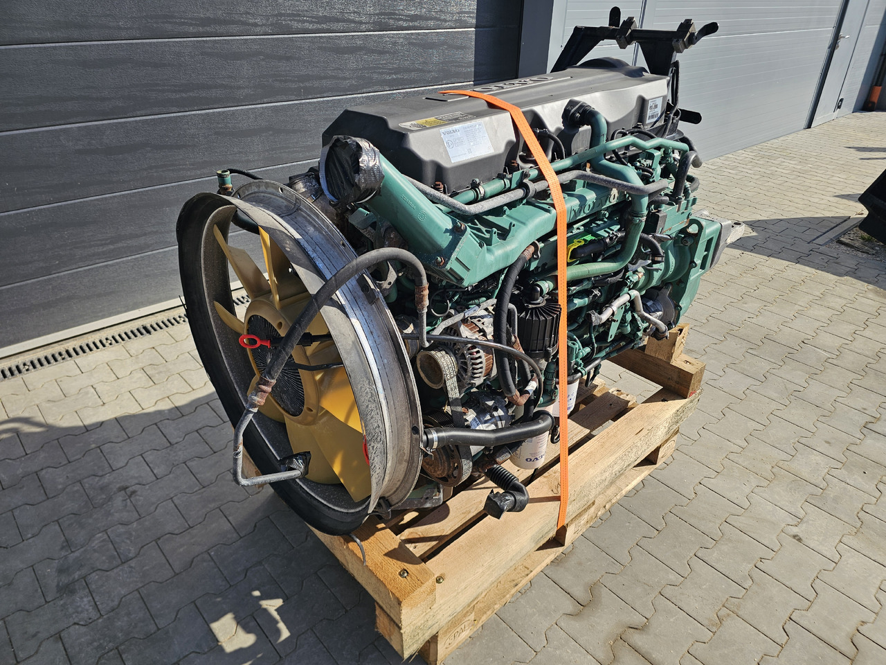 VOLVO FM / D11C 410 EEV / COMPLETE ENGINE - Moteur: photos 3 VOLVO FM / D11C 410 EEV / COMPLETE ENGINE - Moteur: photos 3