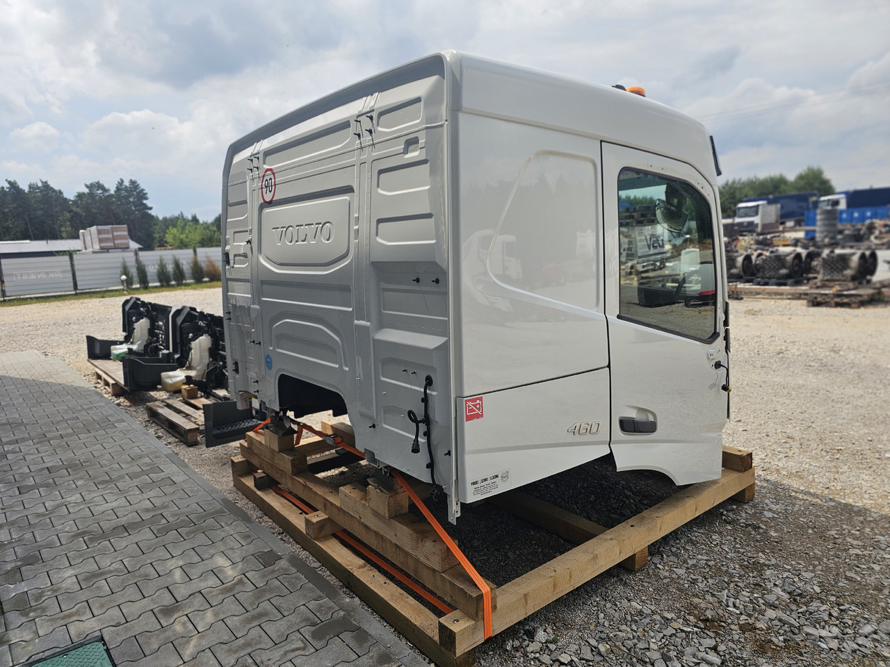 VOLVO FM5 LOW ROOF / L2 H1 / COMPLETE CAB / 2022 - Cabine: photos 5 VOLVO FM5 LOW ROOF / L2 H1 / COMPLETE CAB / 2022 - Cabine: photos 5