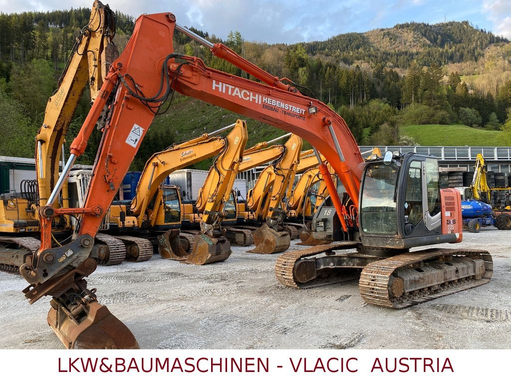 Hitachi ZX 225 USLC-3 - Pelle sur chenille: photos 5 Hitachi ZX 225 USLC-3 - Pelle sur chenille: photos 5