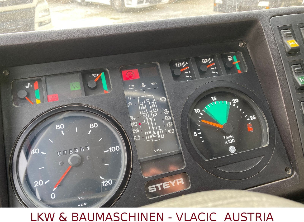 MAN STEYR 13S26 (4X4) - Camion citerne: photos 5 MAN STEYR 13S26 (4X4) - Camion citerne: photos 5