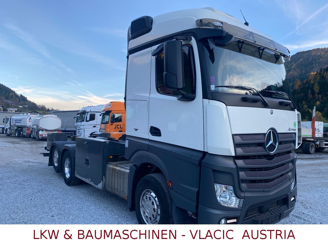 Mercedes-Benz Actros 963-0-C - Camion citerne: photos 2 Mercedes-Benz Actros 963-0-C - Camion citerne: photos 2