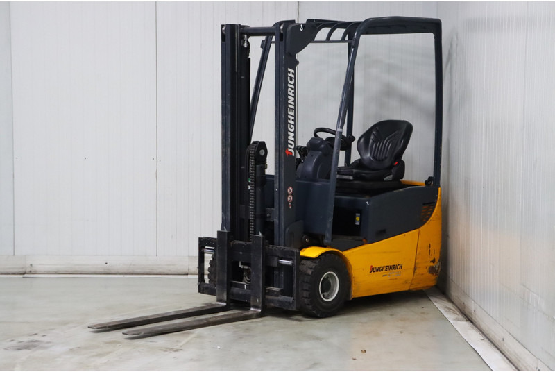 Jungheinrich EFG113 - Chariot élévateur électrique: photos 4 Jungheinrich EFG113 - Chariot élévateur électrique: photos 4