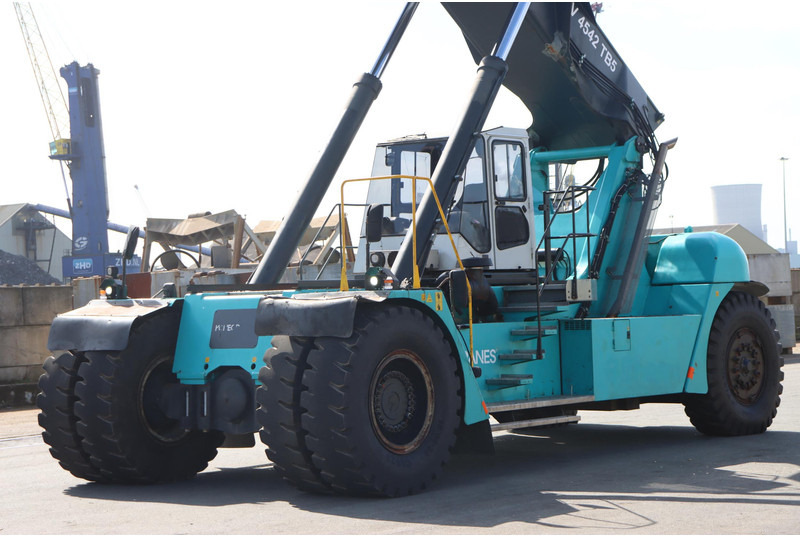 KONECRANES 4542TB5 - Reach stacker: photos 4 KONECRANES 4542TB5 - Reach stacker: photos 4