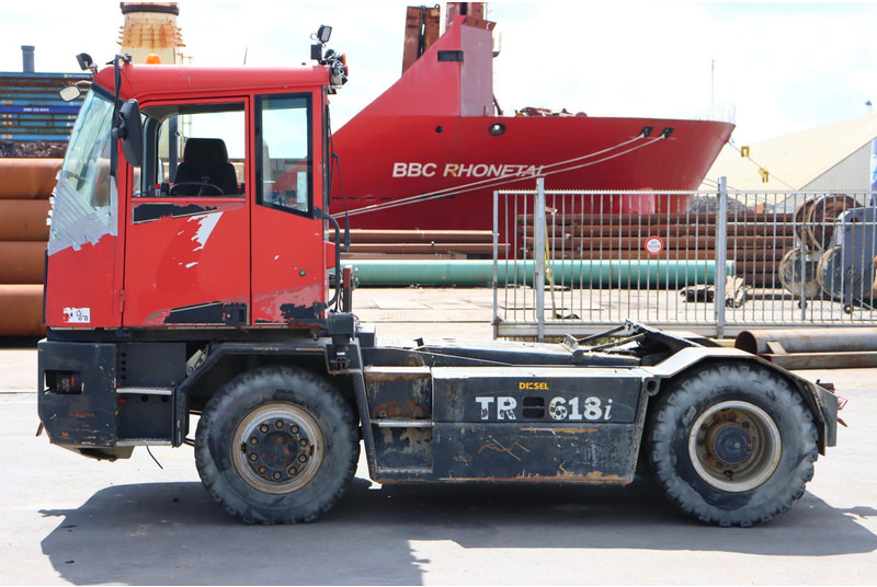 Kalmar TR618iA - Tracteur portuaire: photos 4 Kalmar TR618iA - Tracteur portuaire: photos 4