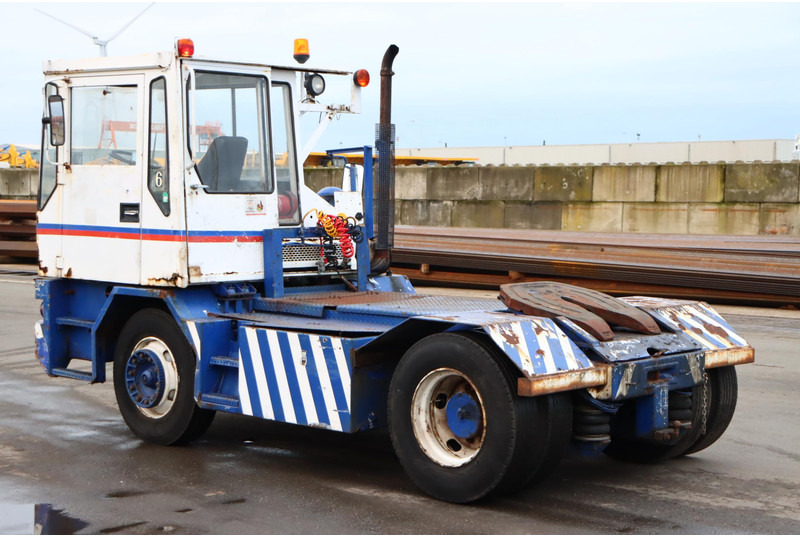 Terberg TRT89 - Tracteur portuaire: photos 5 Terberg TRT89 - Tracteur portuaire: photos 5
