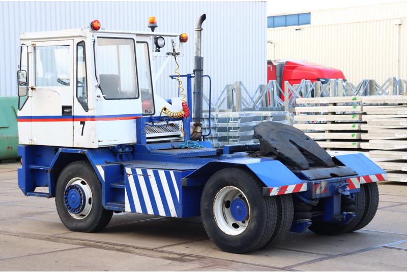Terberg TRT89 - Tracteur portuaire: photos 5 Terberg TRT89 - Tracteur portuaire: photos 5