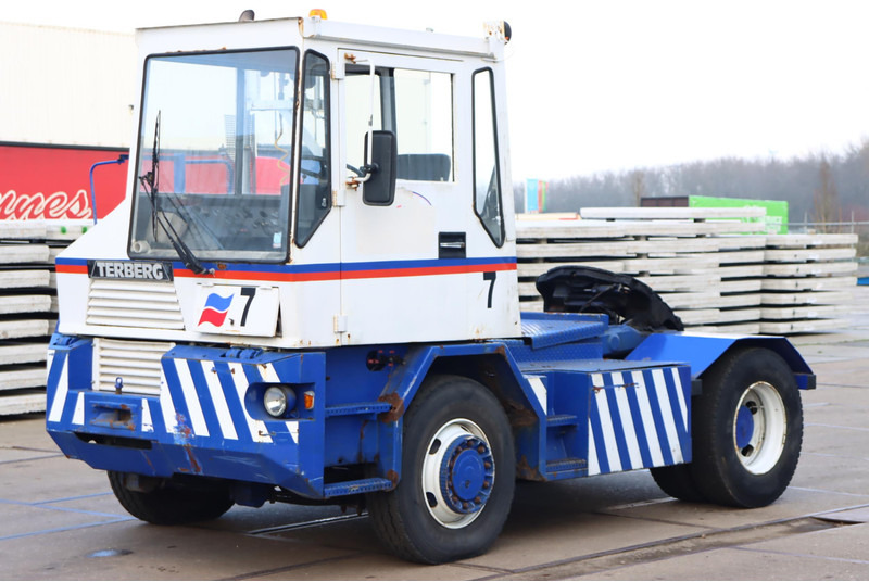 Terberg TRT89 - Tracteur portuaire: photos 3 Terberg TRT89 - Tracteur portuaire: photos 3