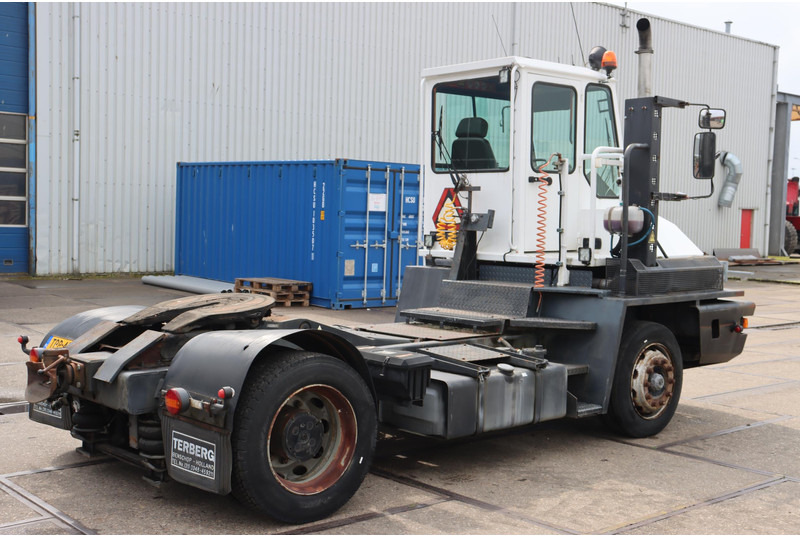 Terberg YT180 - Tracteur portuaire: photos 3 Terberg YT180 - Tracteur portuaire: photos 3