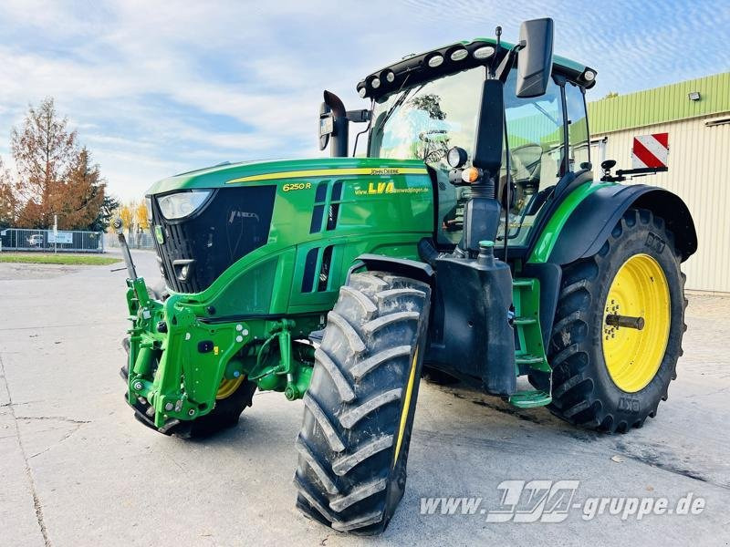 John Deere 6250R ULTIMATE CommandPro - Tracteur agricole: photos 1 John Deere 6250R ULTIMATE CommandPro - Tracteur agricole: photos 1