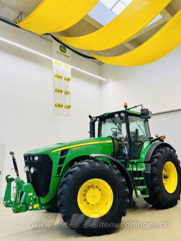 Tracteur agricole John Deere 8330: photos 12