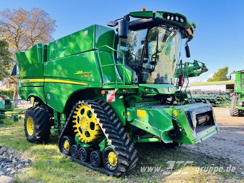 John Deere S780 - Moissonneuse-batteuse: photos 2 John Deere S780 - Moissonneuse-batteuse: photos 2