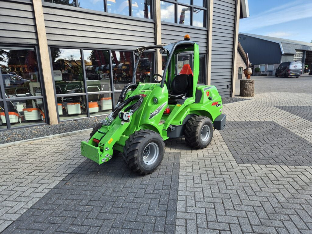 AVANT 735I - Valet de ferme: photos 2 AVANT 735I - Valet de ferme: photos 2