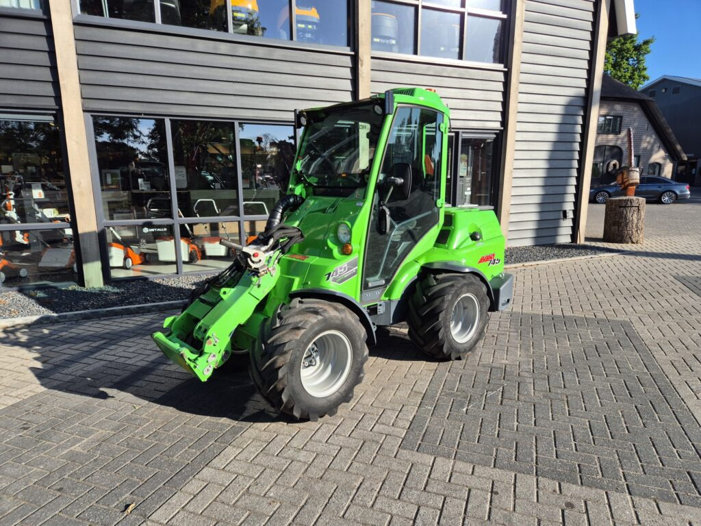 AVANT 745 optidrive - Valet de ferme: photos 2 AVANT 745 optidrive - Valet de ferme: photos 2