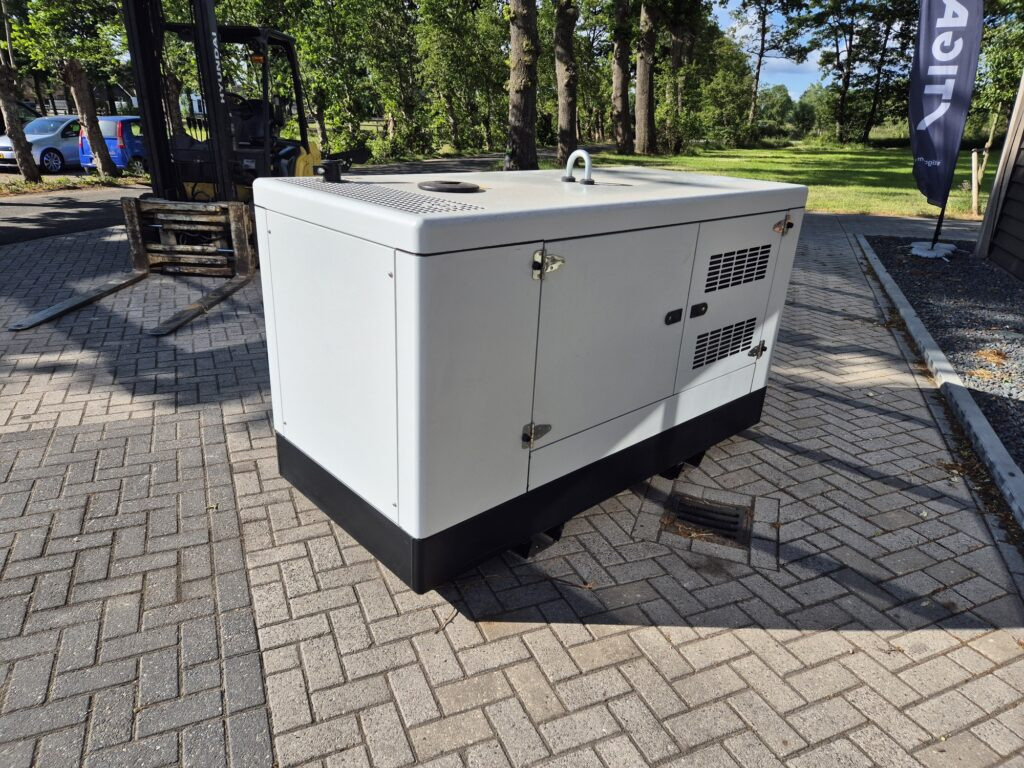 BRINKMAN & NIEMEIJER diesel generator - Groupe électrogène: photos 1 BRINKMAN & NIEMEIJER diesel generator - Groupe électrogène: photos 1