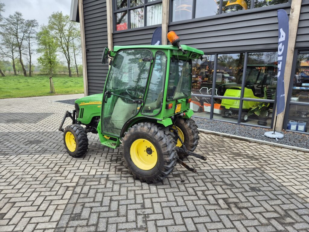 JOHN DEERE 2520 - Micro tracteur: photos 3 JOHN DEERE 2520 - Micro tracteur: photos 3