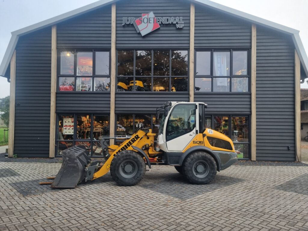 LIEBHERR L506C - Chargeuse sur pneus: photos 1 LIEBHERR L506C - Chargeuse sur pneus: photos 1