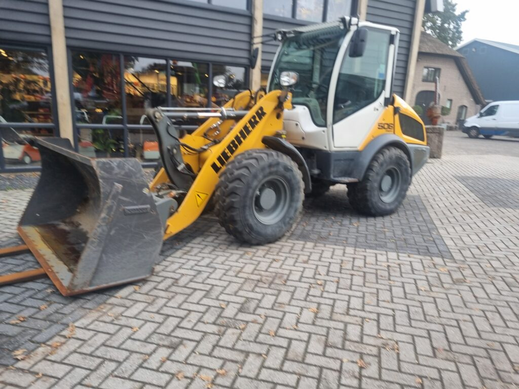 LIEBHERR L506C - Chargeuse sur pneus: photos 2 LIEBHERR L506C - Chargeuse sur pneus: photos 2