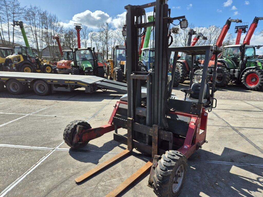 MOFFET M4-25.3 forklift - Chariot élévateur diesel: photos 3 MOFFET M4-25.3 forklift - Chariot élévateur diesel: photos 3