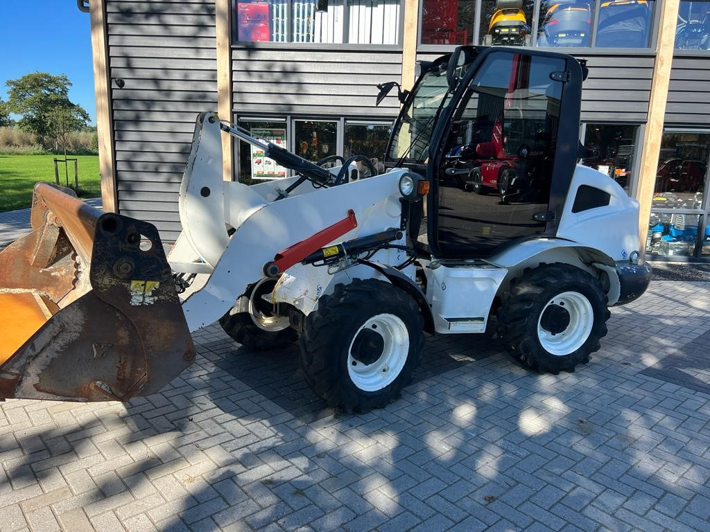 Used YANMAR 1201 loader - Chargeuse sur pneus: photos 1 Used YANMAR 1201 loader - Chargeuse sur pneus: photos 1