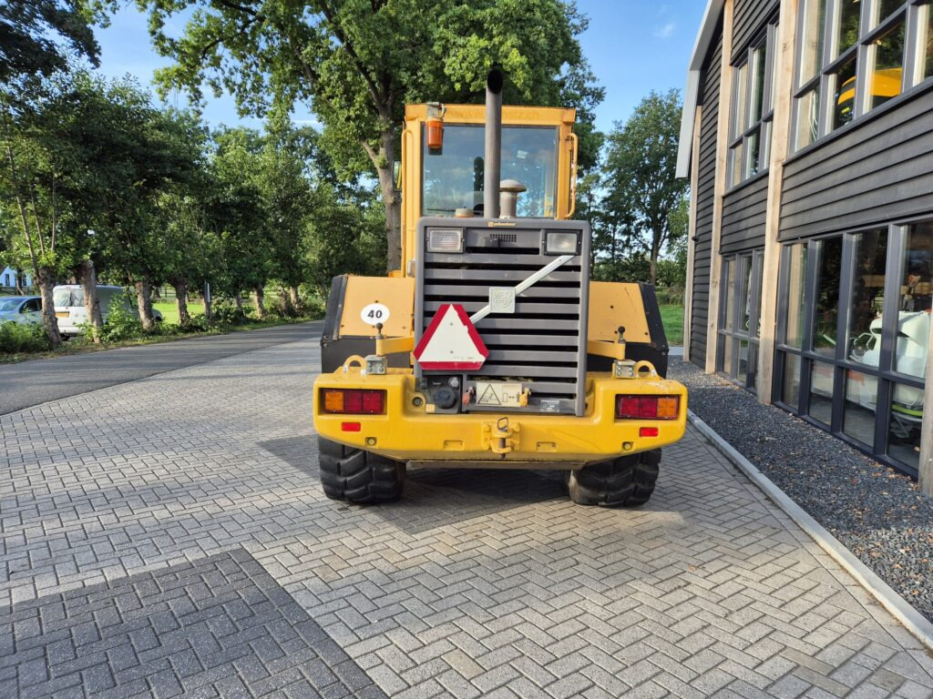 VOLVO L70C - Chargeuse sur pneus: photos 4 VOLVO L70C - Chargeuse sur pneus: photos 4
