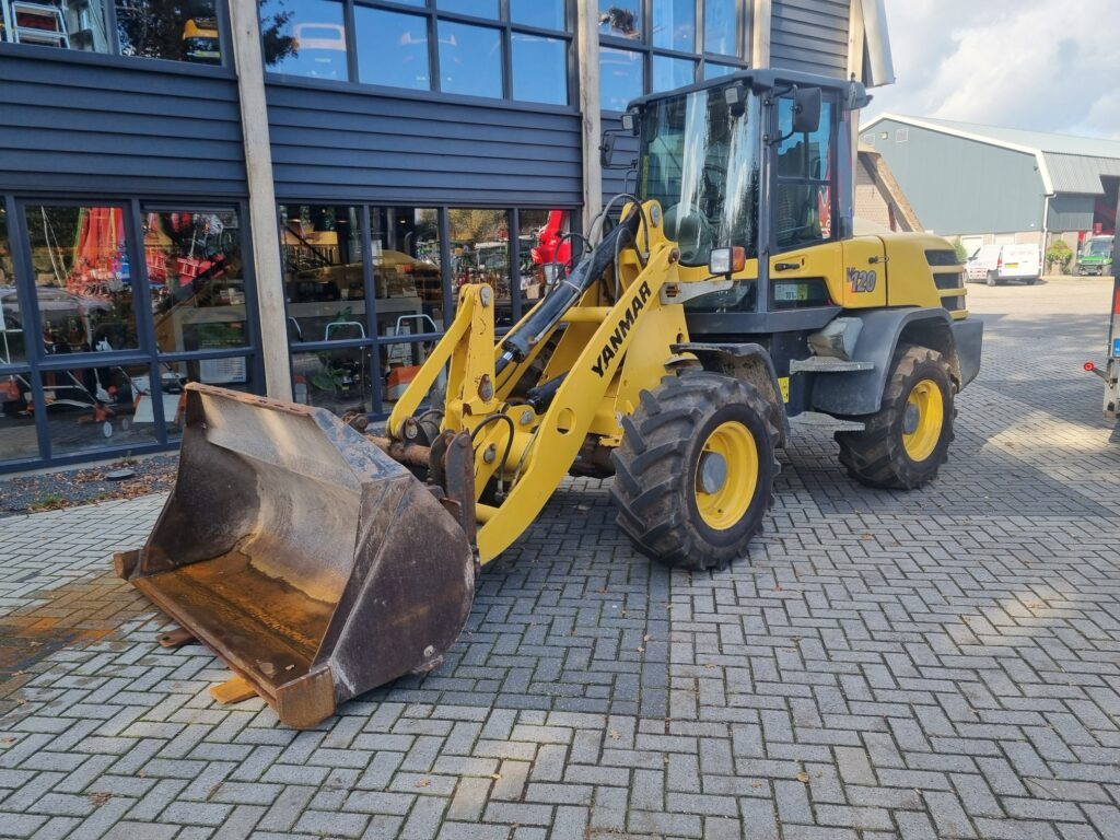 YANMAR V120 - Chargeuse sur pneus: photos 1 YANMAR V120 - Chargeuse sur pneus: photos 1