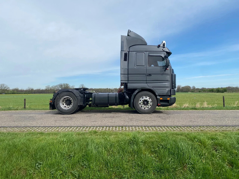 Scania R143-450 V8 | OLD SKOOL | NO RUST !! | COLLECTORS ITEM - Tracteur routier: photos 4 Scania R143-450 V8 | OLD SKOOL | NO RUST !! | COLLECTORS ITEM - Tracteur routier: photos 4