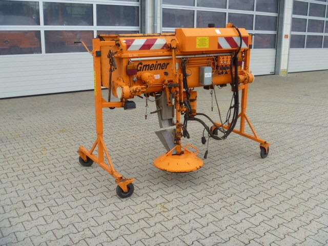 Unimog Salzstreuer Gmeiner DK WA 24V - Epandeur de sable: photos 1 Unimog Salzstreuer Gmeiner DK WA 24V - Epandeur de sable: photos 1