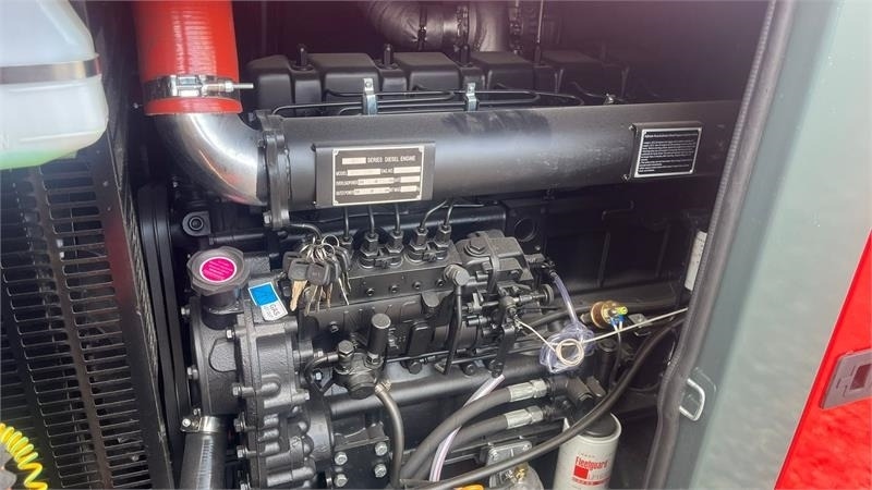 Bauer GFS-120 ATS, 120 kW/150 kVA - Groupe électrogène: photos 4 Bauer GFS-120 ATS, 120 kW/150 kVA - Groupe électrogène: photos 4