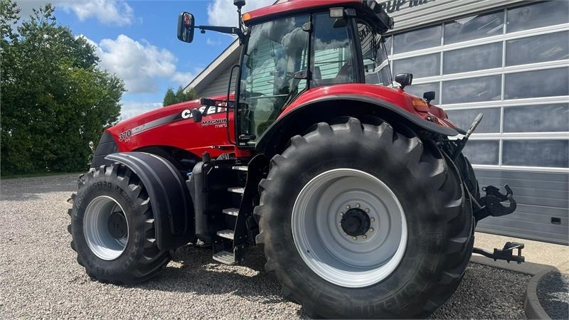 Case IH Magnum 370 CVX Med fronlift - Tracteur agricole: photos 3 Case IH Magnum 370 CVX Med fronlift - Tracteur agricole: photos 3