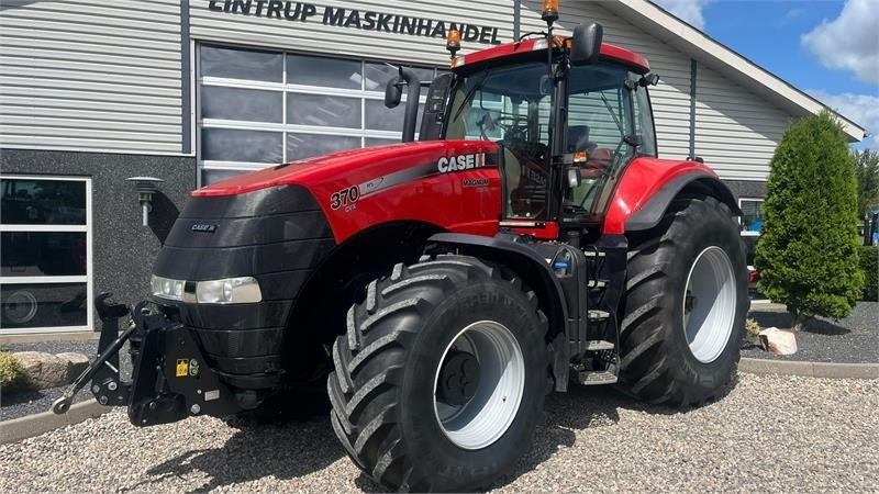 Case IH Magnum 370 CVX Med fronlift - Tracteur agricole: photos 2 Case IH Magnum 370 CVX Med fronlift - Tracteur agricole: photos 2
