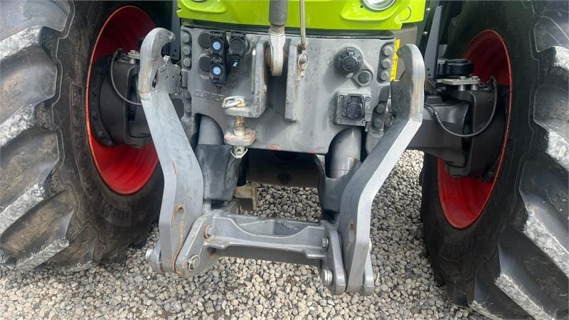 Claas Axion 930 CMatic Med næsten nye dæk, frontlift og - Tracteur agricole: photos 4 Claas Axion 930 CMatic Med næsten nye dæk, frontlift og - Tracteur agricole: photos 4