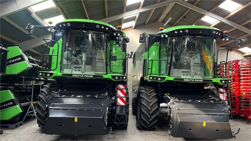 Deutz-fahr 7206 With 24feed - 7.2m header. New and unused Com - Moissonneuse-batteuse: photos 2 Deutz-fahr 7206 With 24feed - 7.2m header. New and unused Com - Moissonneuse-batteuse: photos 2