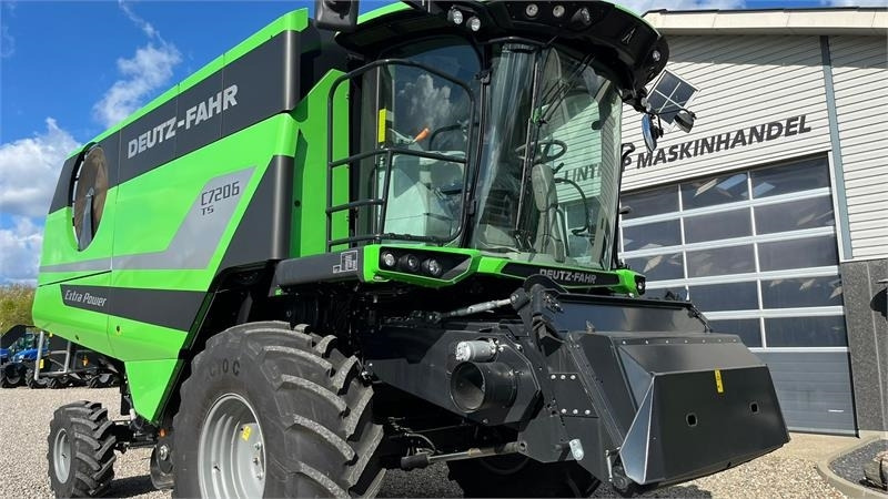 Deutz-fahr C7206 With 24feed - 7.2m header. New and unused Co - Moissonneuse-batteuse: photos 5 Deutz-fahr C7206 With 24feed - 7.2m header. New and unused Co - Moissonneuse-batteuse: photos 5