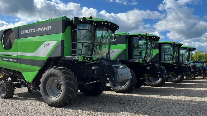 Deutz-fahr C7206 With 24feed - 7.2m header. New and unused Co - Moissonneuse-batteuse: photos 3 Deutz-fahr C7206 With 24feed - 7.2m header. New and unused Co - Moissonneuse-batteuse: photos 3