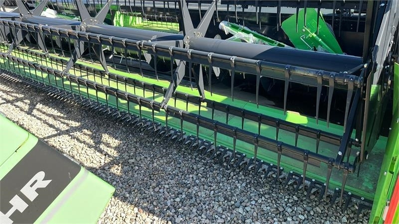 Deutz-fahr C7206 With 24feed - 7.2m header. New and unused Co - Moissonneuse-batteuse: photos 3 Deutz-fahr C7206 With 24feed - 7.2m header. New and unused Co - Moissonneuse-batteuse: photos 3