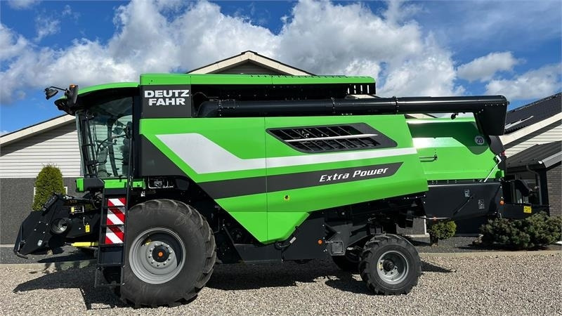 Deutz-fahr C7206 With 24feed - 7.2m header. New and unused Co - Moissonneuse-batteuse: photos 1 Deutz-fahr C7206 With 24feed - 7.2m header. New and unused Co - Moissonneuse-batteuse: photos 1