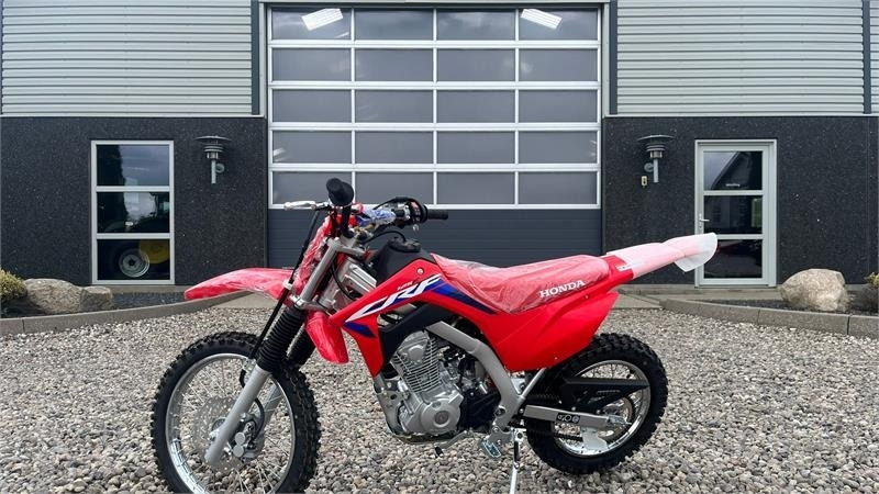Honda CRF 125 F - Quadricycle: photos 1 Honda CRF 125 F - Quadricycle: photos 1
