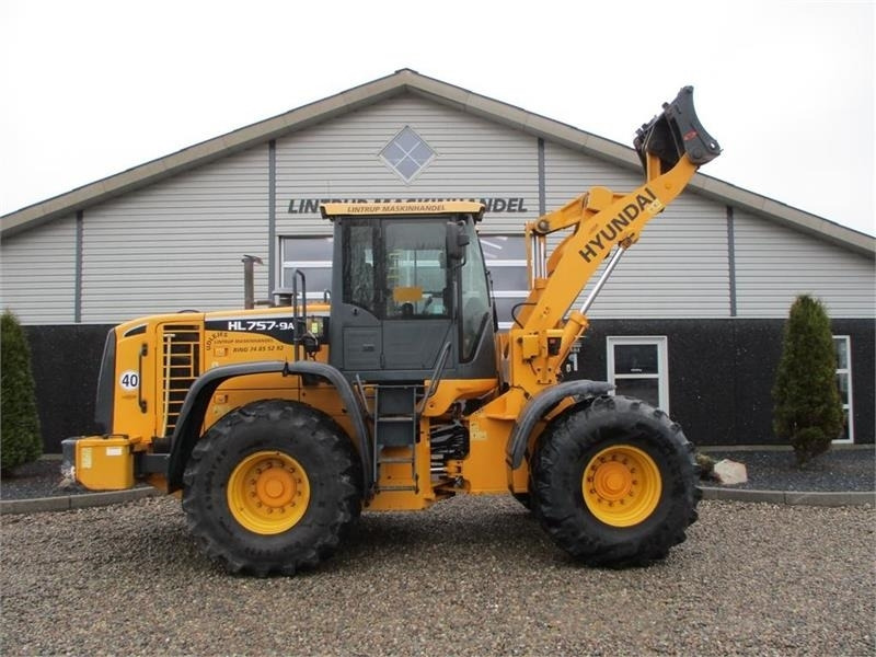 Hyundai 757-9A med 620/75R26 traktor hjul montering på - Chargeuse sur pneus: photos 2 Hyundai 757-9A med 620/75R26 traktor hjul montering på - Chargeuse sur pneus: photos 2