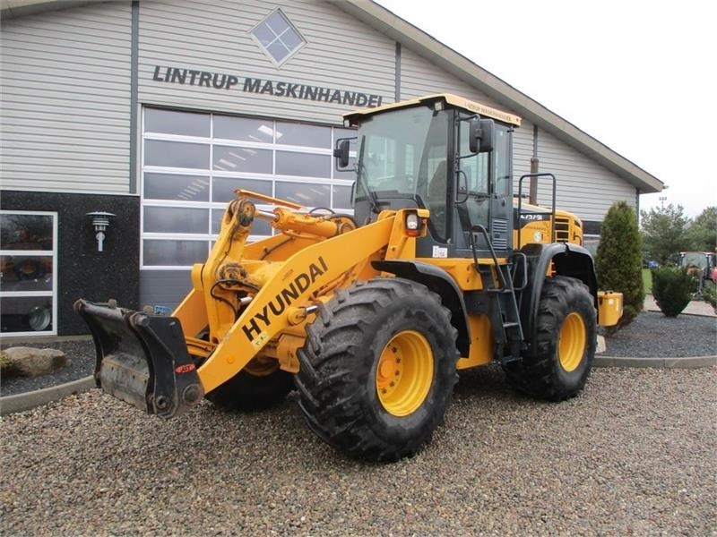 Hyundai 757-9A med 620/75R26 traktor hjul montering på - Chargeuse sur pneus: photos 4 Hyundai 757-9A med 620/75R26 traktor hjul montering på - Chargeuse sur pneus: photos 4