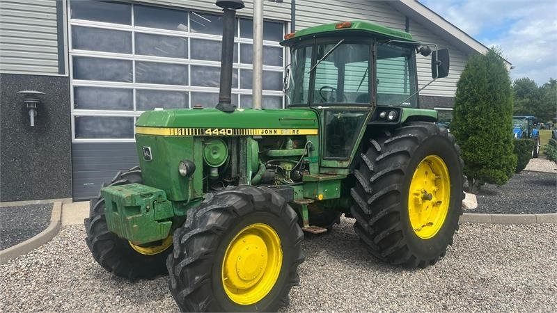 John Deere 4430 Med Powershift - Tracteur agricole: photos 2 John Deere 4430 Med Powershift - Tracteur agricole: photos 2